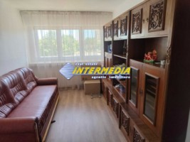 apartament-4-camere-decomandat-etaj-1-cetate-zona-bulevard-1