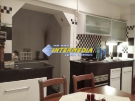 apartament-4-camere-de-inchiriat-alba-iulia-centru-cu-scara-interioara-3