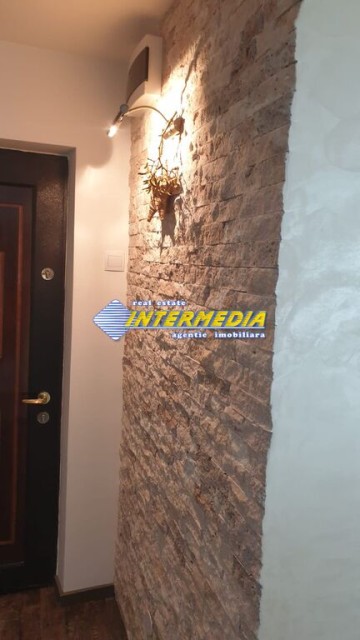 apartament-4-camere-de-inchiriat-alba-iulia-centru-cu-scara-interioara-8