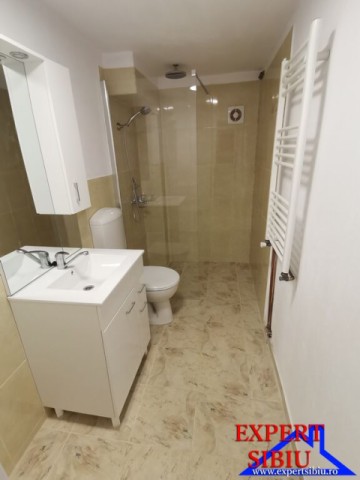 inchiriez-apartament-2-camerea-la-casa-renovat-zona-lazaret-9