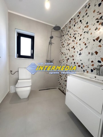 casa-noua-de-vanzare-in-alba-iulia-finisata-la-cheie-cu-380-mp-teren-si-utilitati-1