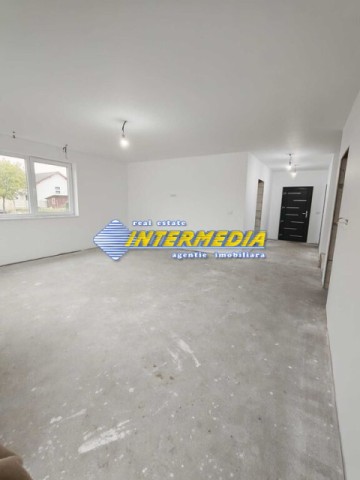 casa-cu-4-camere-teren-361-mp-de-vanzare-in-alba-iulia-5