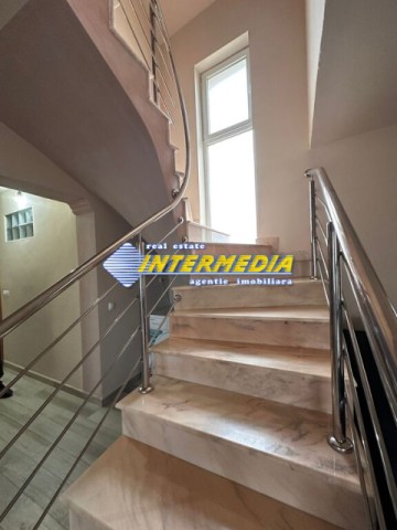 casa-in-centru-finisata-mobilata-utilata-complet-27