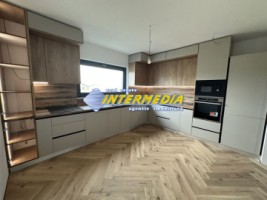 okazie-casa-noua-p1-cu-550-mp-teren-3-bai-4-dormitoare-garaj-finisata-interior-si-mobila-bucatarie-in-ighiu-28