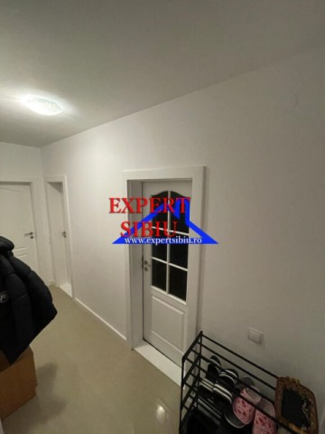inchiriez-apartament-2-camere-decomandat-zona-turnisor-sibiu-6