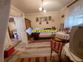 casa-de-vanzare-in-centru-pozitie-buna-4