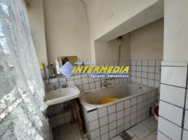 casa-de-vanzare-in-centru-pozitie-buna-6