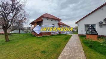 casa-cu-5-camere-1514-mp-teren-centru-sebes-0