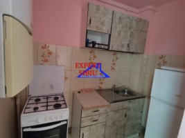 inchiriez-garsoniera-decomandatarenovatcentrala-4