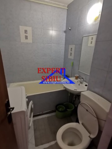 inchiriez-garsoniera-decomandatarenovatcentrala-6