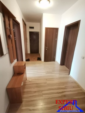 inchiriez-apartament-3-camere-recent-renovat-zona-strand-5