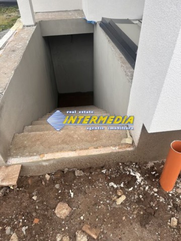 casa-noua-frumoasa-pe-parter-120-mp-utili-pivnita-finisata-la-cheie-21