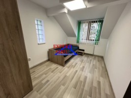 inchiriez-apartament-4-camere-spatiosrecent-renovat-zona-turnisor-8