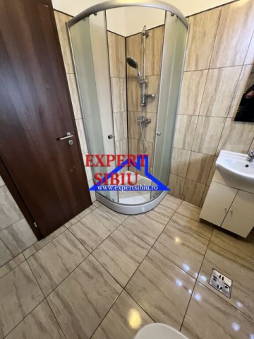 inchiriez-apartament-4-camere-spatiosrecent-renovat-zona-turnisor-11