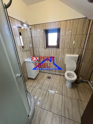 inchiriez-apartament-4-camere-spatiosrecent-renovat-zona-turnisor-12