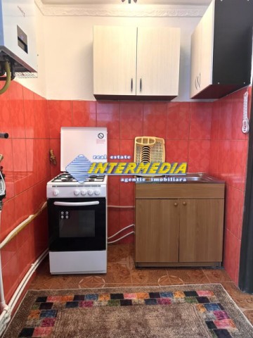 garsoniera-de-inchiriat-in-centru-alba-iulia-mobilata-2