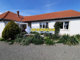 casa-de-vanzare-limba-comuna-ciugud