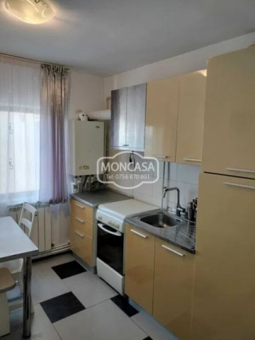 apartament-3-camere-decomandat-bulevard-zona-carrefour-1