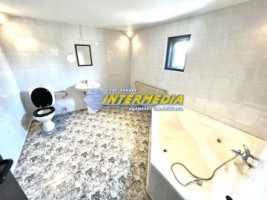 casa-pentru-muncitori-cu-4-camere-de-inchiriat-zona-centru-4