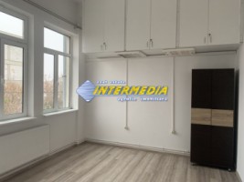 spatiu-de-inchiriat-in-centru-finante-finisat-complet-19