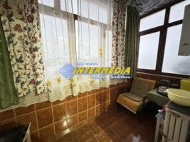 apartament-3-camere-decomandat-68-mp-2-bai-balcon-pivnita-cetate-mercur-mobila-complet-10