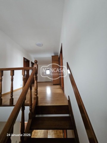 chirie-casa-spatioasa-in-sat-hudum-com-curtesti-3