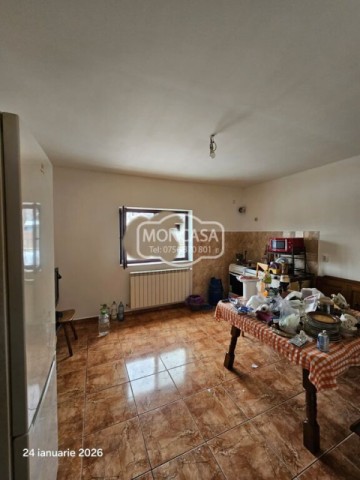 chirie-casa-spatioasa-in-sat-hudum-com-curtesti-8