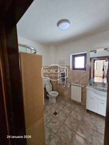 chirie-casa-spatioasa-in-sat-hudum-com-curtesti-6