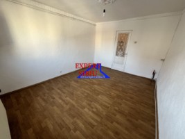 vand-garsoniera-1-camerarenovatabucatariebaieet3-zona-lazaret-2