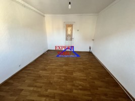 vand-garsoniera-1-camerarenovatabucatariebaieet3-zona-lazaret-3