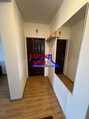 inchiriez-apartament-3-camere-decomandat-renovat-zona-selimbar-10