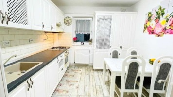 apartament-3-camere-zona-casa-tineretului-etaj-2-0