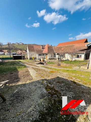 casa-saseasca-cu-teren-2000-mp-cu-dublu-acces-de-vanzare-in-hamba-1