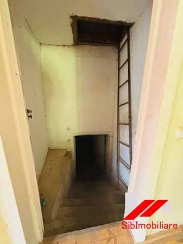 casa-saseasca-cu-teren-2000-mp-cu-dublu-acces-de-vanzare-in-hamba-20