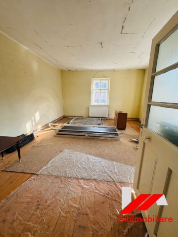 casa-saseasca-cu-teren-2000-mp-cu-dublu-acces-de-vanzare-in-hamba-16