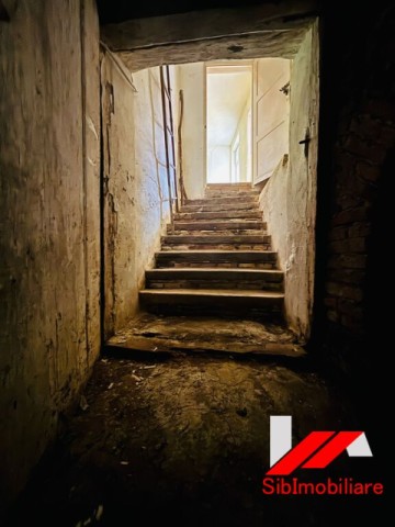 casa-saseasca-cu-teren-2000-mp-cu-dublu-acces-de-vanzare-in-hamba-18