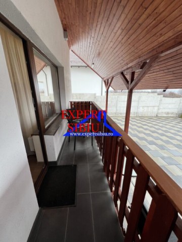 inchiriez-casa-3-camere-decomandate-tip-duplex-zona-calea-cisnadiei-16