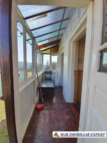 casa-vacanta-2-camere-teren-1295-mp-in-marcus-campulung-ag-4