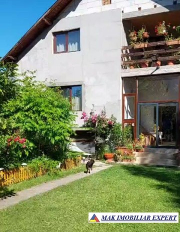 vand-casa-7-camere-teren-900-mp-in-campulung-muscel-arges-0