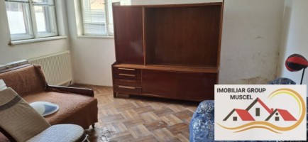 vanzare-vila-interbelica-ultracentral-decomandata-cu-6-camere-3-bai-3-holuri-bucatarie-si-terasa-cu-o-suprafata-de-teren-282-mp-super-oferta-pret-de-80000-de-euro-10