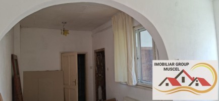 vanzare-vila-interbelica-ultracentral-decomandata-cu-6-camere-3-bai-3-holuri-bucatarie-si-terasa-cu-o-suprafata-de-teren-282-mp-super-oferta-pret-de-80000-de-euro-12
