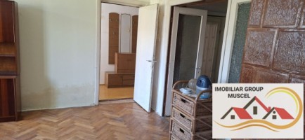 vanzare-vila-interbelica-ultracentral-decomandata-cu-6-camere-3-bai-3-holuri-bucatarie-si-terasa-cu-o-suprafata-de-teren-282-mp-super-oferta-pret-de-80000-de-euro-22