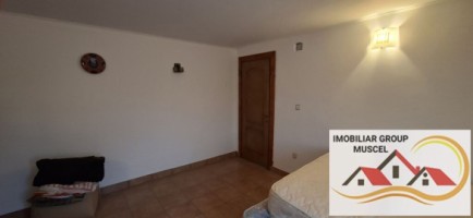 vanzare-casa-in-balilesti-cu-4-camere-si-un-living-avand-doua-terase-atat-la-parter-cat-si-la-etaj-intr-o-zona-linistita-si-pitoreasca-cu-o-suprafata-de-teren-1138-mp-la-pretul-de-48000-euro-negociabil-casa-are-o-suprafata-construita-de-120-mp-12