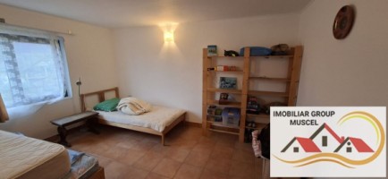 vanzare-casa-in-balilesti-cu-4-camere-si-un-living-avand-doua-terase-atat-la-parter-cat-si-la-etaj-intr-o-zona-linistita-si-pitoreasca-cu-o-suprafata-de-teren-1138-mp-la-pretul-de-48000-euro-negociabil-casa-are-o-suprafata-construita-de-120-mp-13