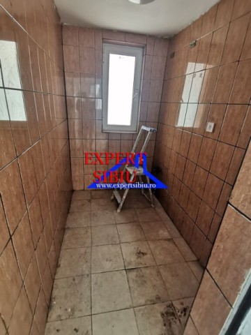 inchiriez-casa-6-camerepretabila-birouzona-calea-dumbravii-15