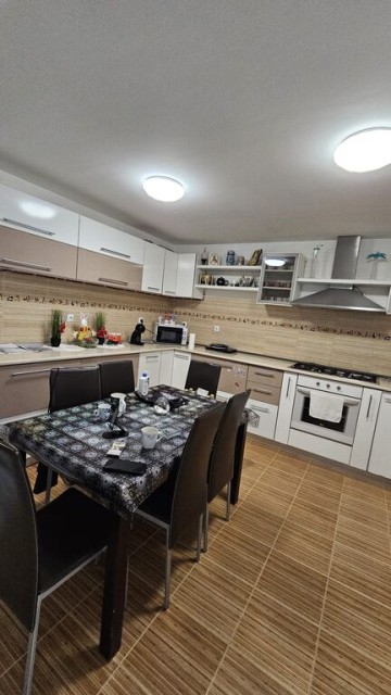 baicoi-casa-pretabila-locuit-firmaactivitati-comerciale-21