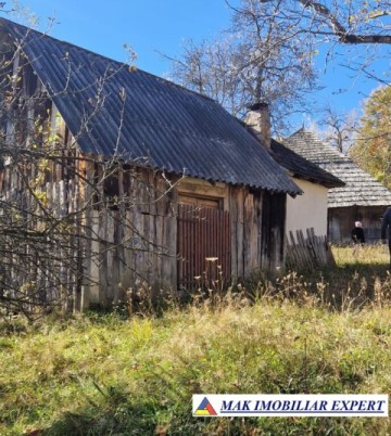 vand-teren-2300-mp-intravilan-in-nucsoara-arges-19