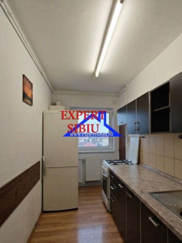 apartament-2-camere-decomandat-de-inchiriat-zona-vasile-aaron-langa-shopping-city-5