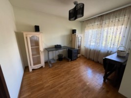 cantacuzino-etaj-casa-din-1980-curte-proprie-330mp-5