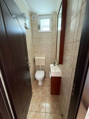 cantacuzino-etaj-casa-din-1980-curte-proprie-330mp-12